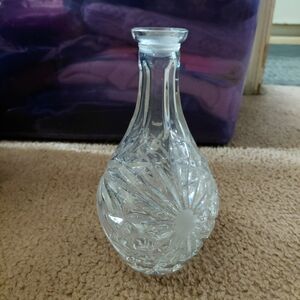 Elegant Clear Glass Star Burst Vase